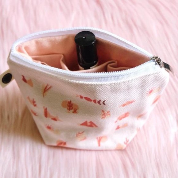 Goddess Provisions Essential Oil & Crystals Pouch - Picture 1 of 5